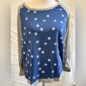 NWT Poof Blue and Gray Star Light Weight Sweatshirt Size Large Women's